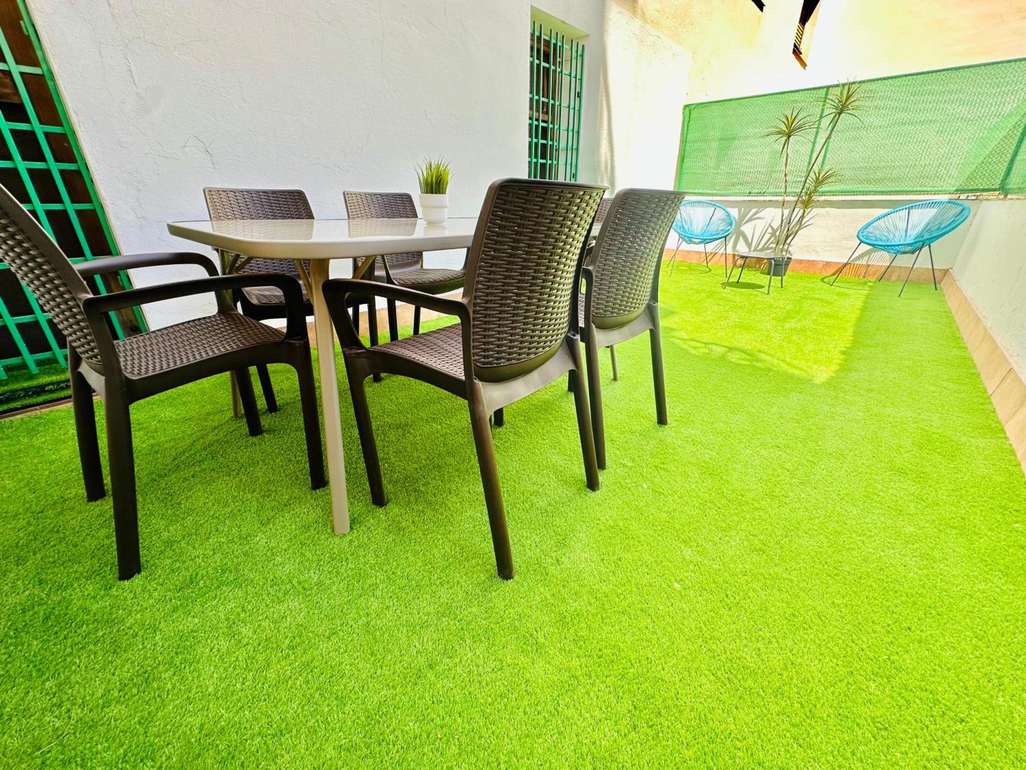 La Ibiza Del Pilar Apartment Zaragoza Luaran gambar